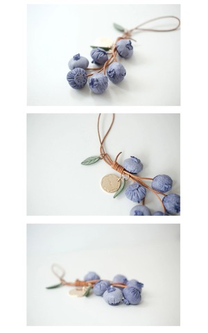 ブルーベリー キーホルダー 本革 牛革 レザー バッグチャーム 手縫い ハンドメイド 植物 モチーフ 果実 かわいい バッグチャーム 鍵飾り 小物 アクセサリー おしゃれ ギフト 商品画像2