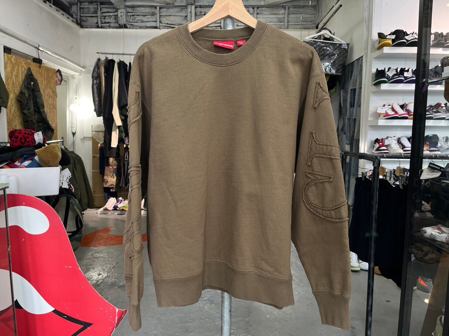 Supreme 22SS TONAL APPLIQUE CREWNECK SMALL OLIVE BROWN 66872 