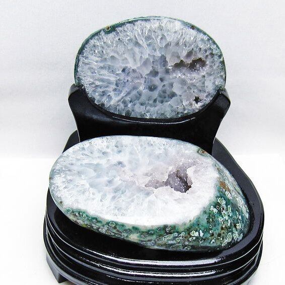 1.7Kg トレジャーメノウ アゲート ジオード 台座付属 一点物 175-1482