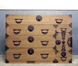 コピー：最上桐箪笥　小紋弁柄金具　鍵付