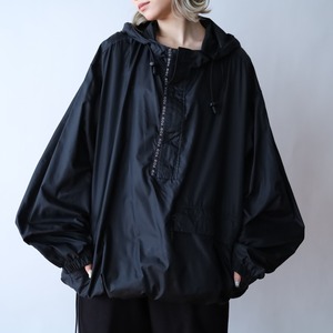 " FOG " over silhouette mulch pocket design anorak parka