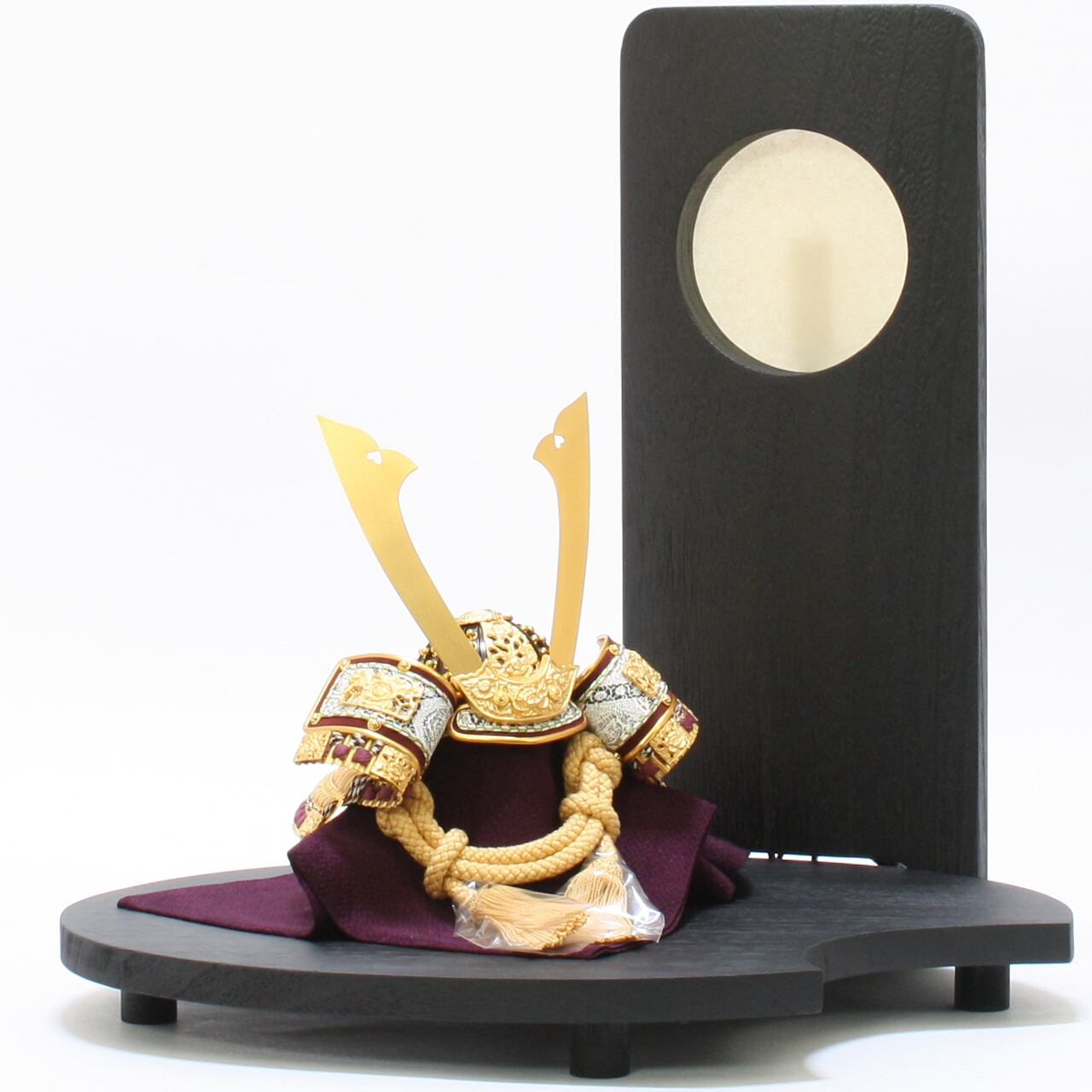 久月 御兜 純金箔押 兜飾り【純金箔押・竹雀之兜】檜御飾台｜おしゃれ｜和モダン