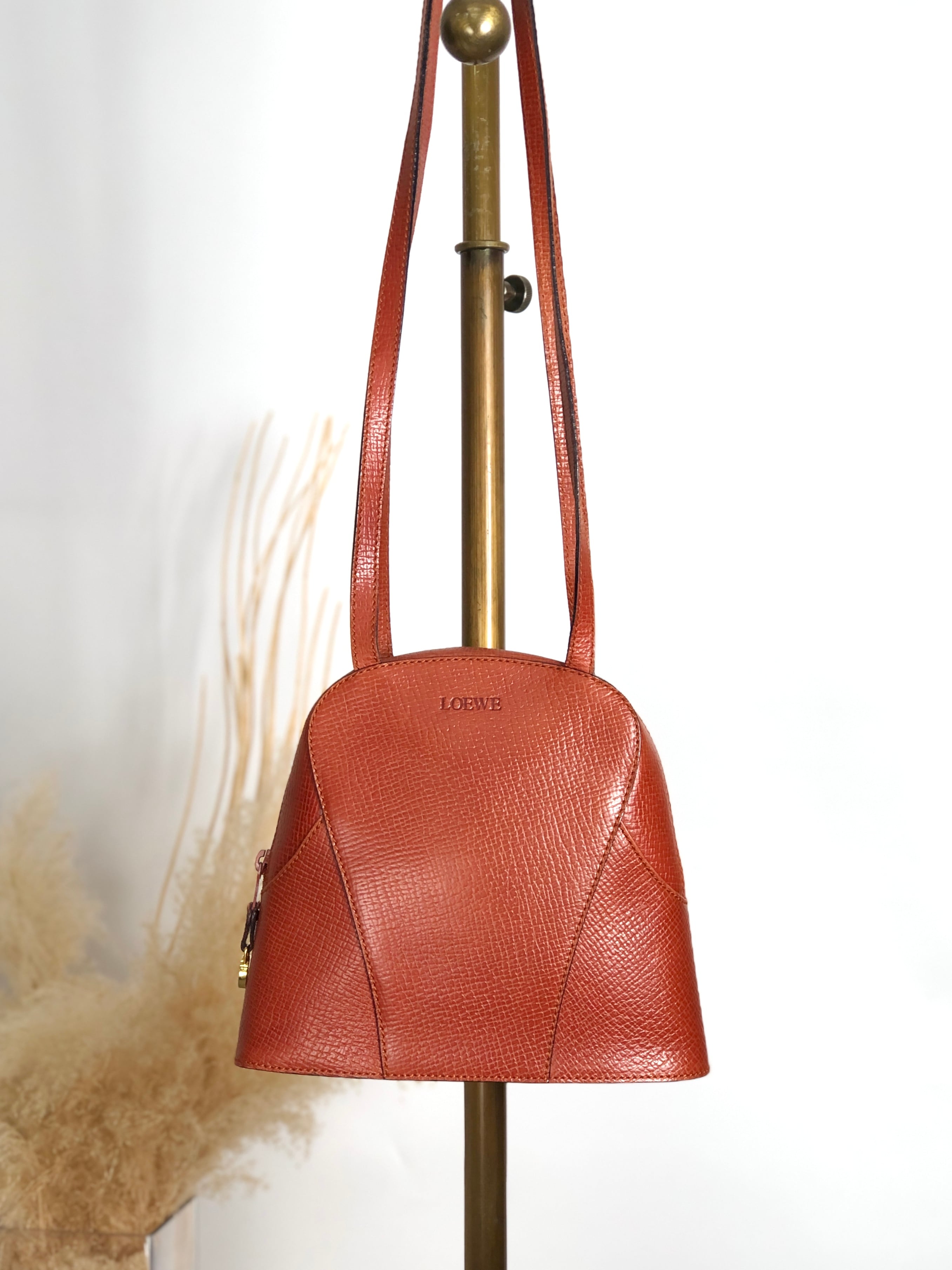 LOEWE ロエベ ショルダーバッグ ブラウン ロゴ型押し レザー vintage ヴィンテージ オールド hhdfi4