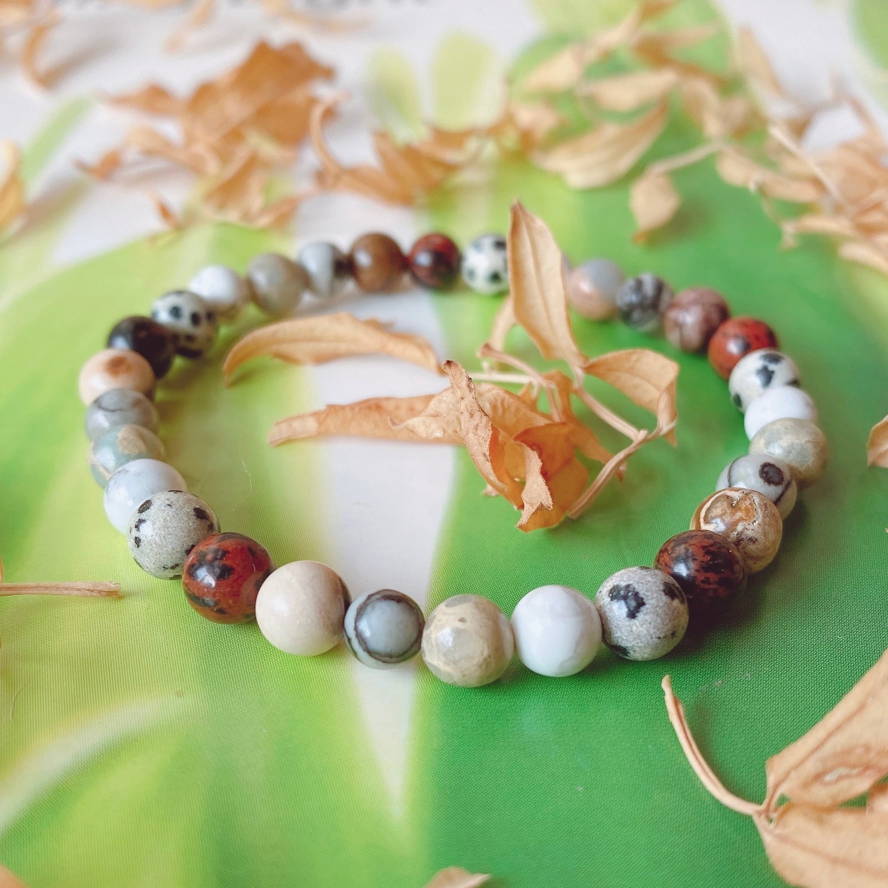 ダルメシアンジャスパー×ダークカラー淡水パールのブレスレット