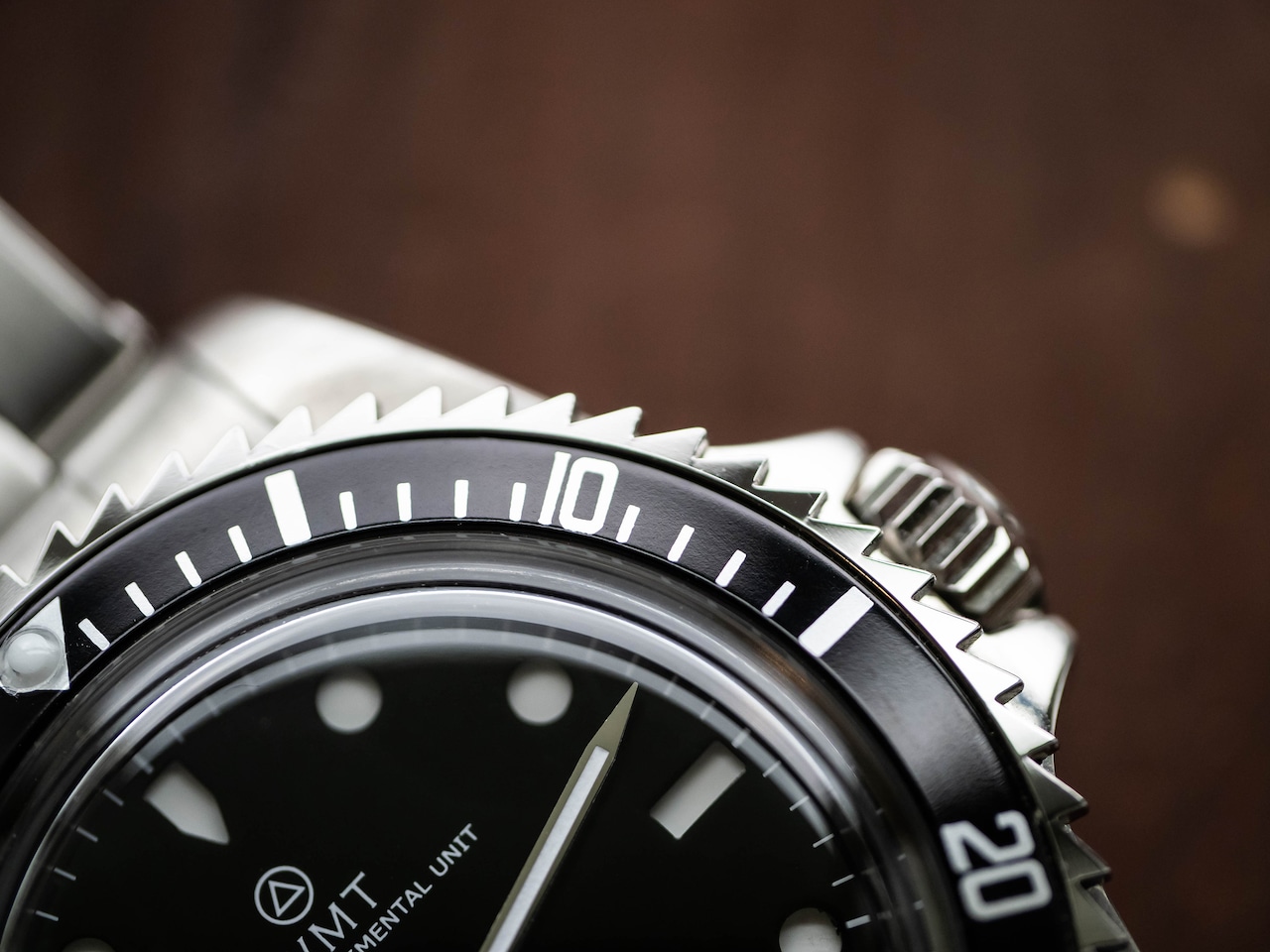 WMT Royal Marine – MI6-B "White & Red Index"