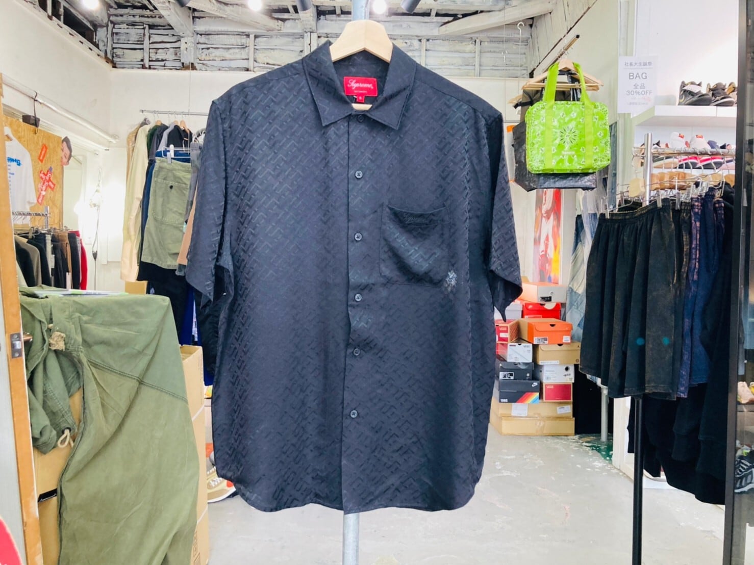 Supreme TONAL MONOGRAM SILK SS SHIRT BLACK SMALL 67400 | BRAND 