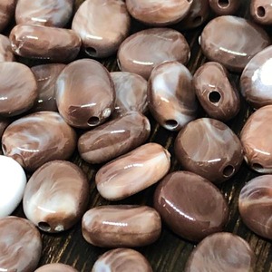 【4個】ミルキーアクリルビーズ/スペーサー