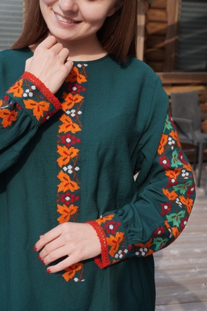 手刺繍ヴィシヴァンカ・クラシック ダークグリーン　フリーサイズ