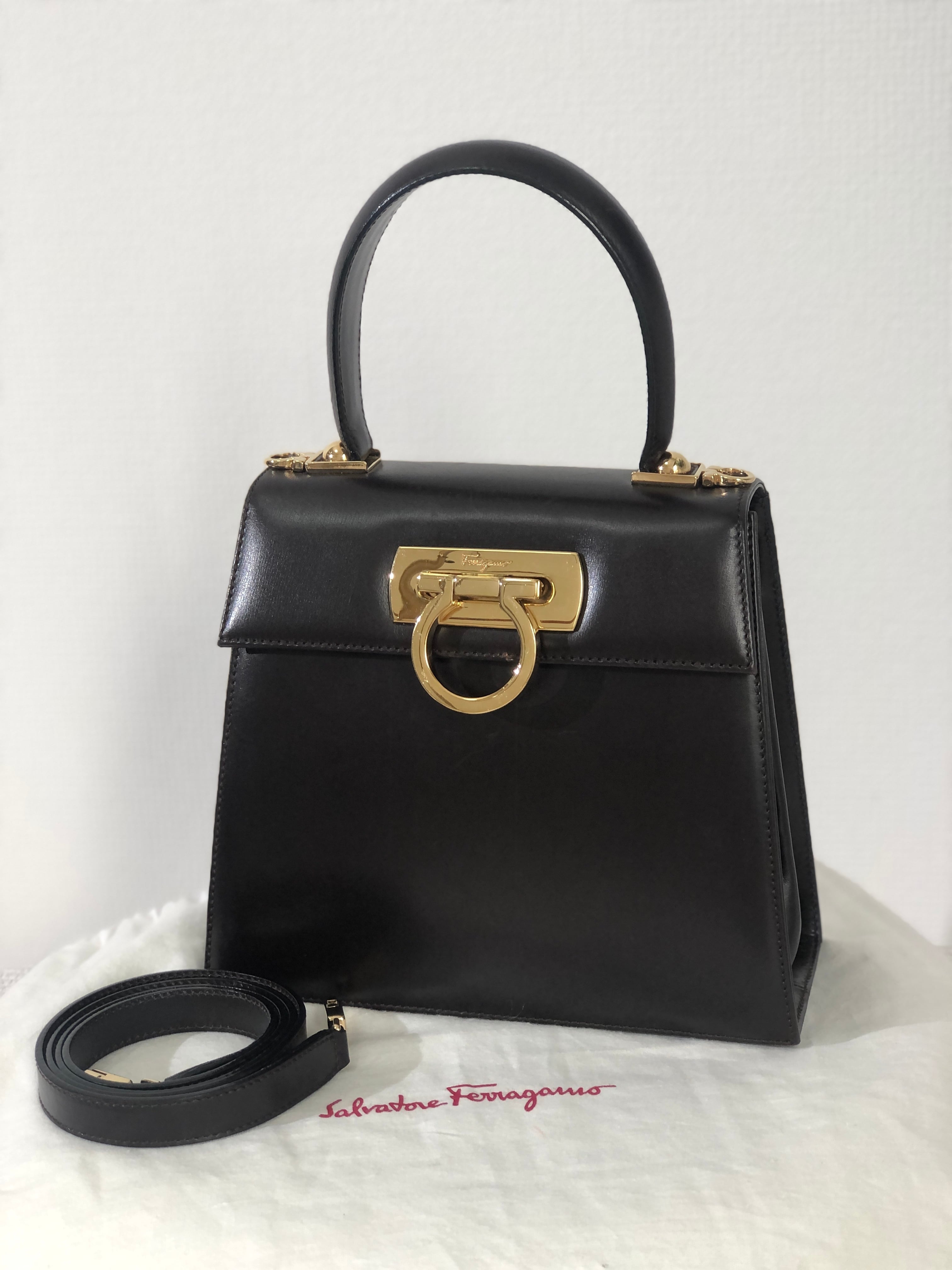 Salvatore Ferragamo フェラガモ スタッズ ハイヒールモチーフ