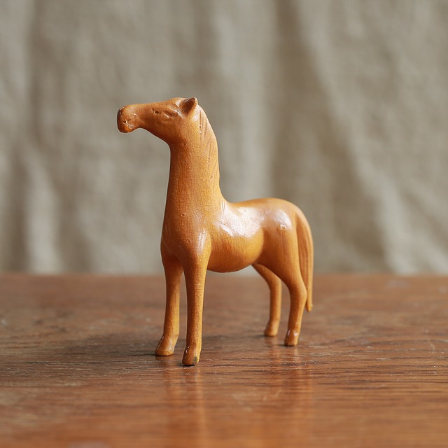 小さくてスレンダーな馬 3