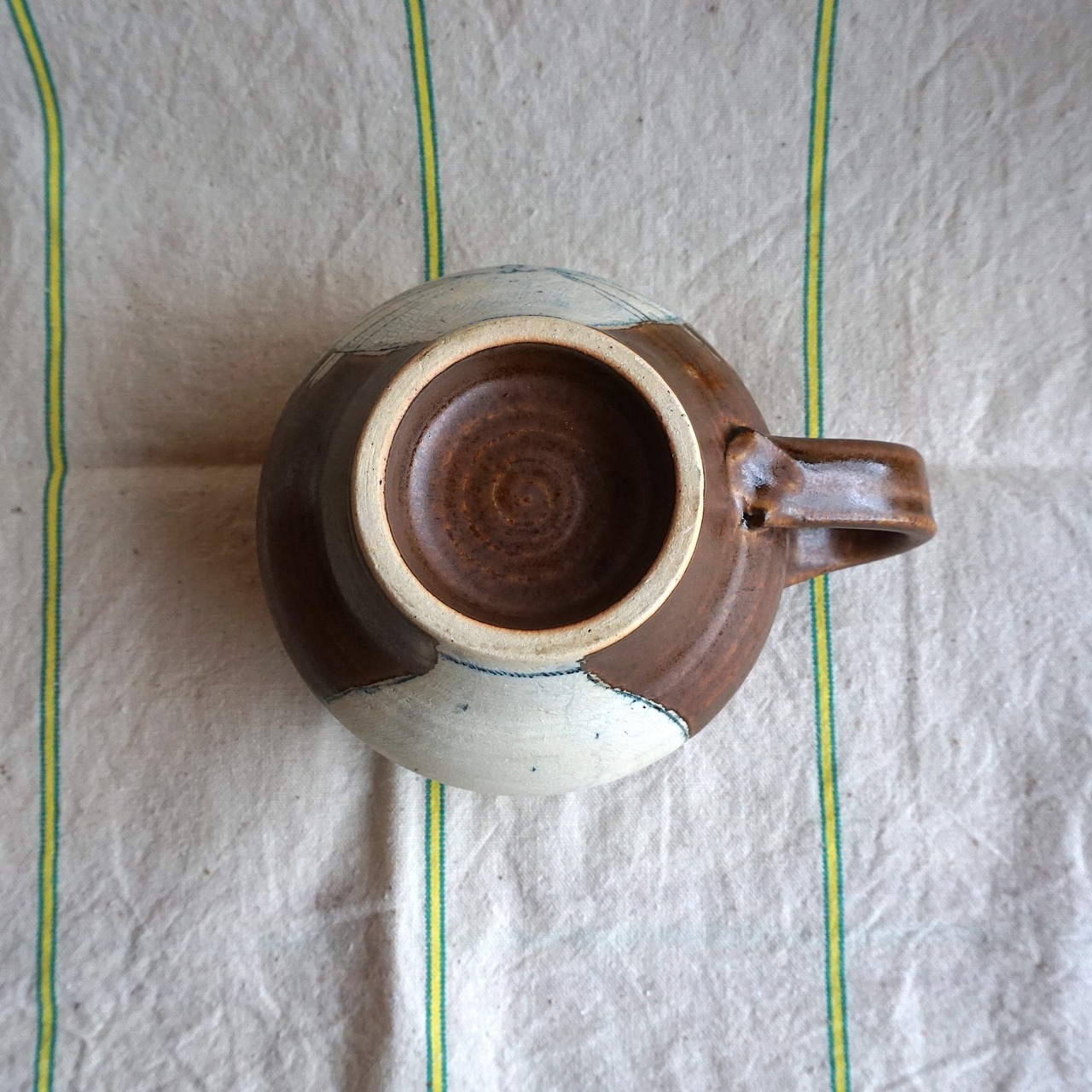 コンガリ舎　くぼともこ　マグカップ　つぼ型　