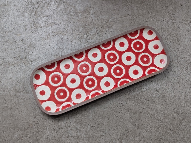 やちむん　角皿・長 ／ ヘゴ（赤）　|　一翠窯