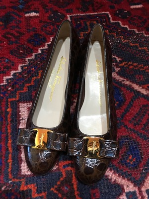 2000000003849 Salvatore Ferragamo VARA CROCODILE LEATHER EMBOSSED PUMPS MADE IN ITALY/サルヴァトーレフェラガモヴァラクロコ型押しレザーパンプス