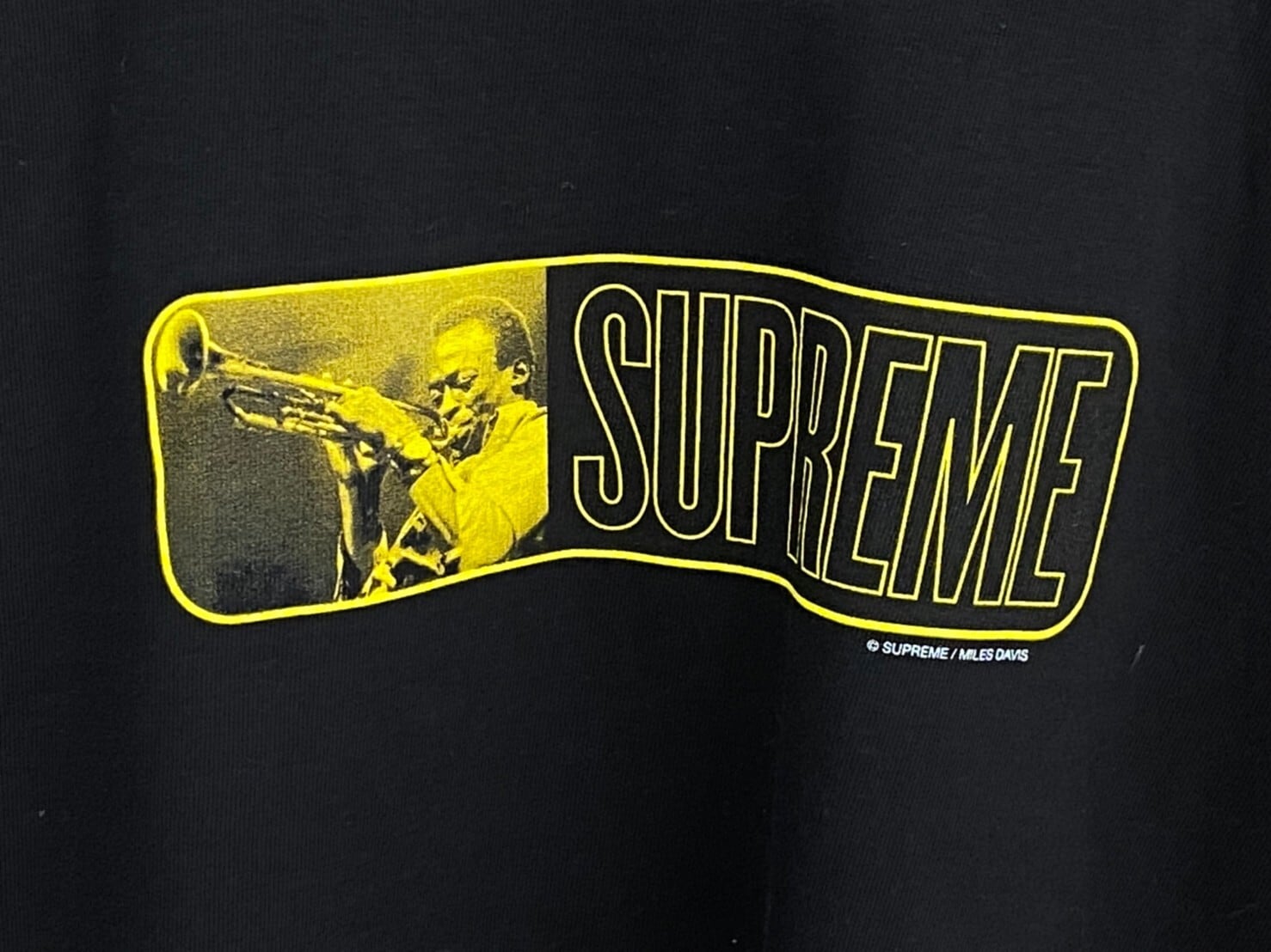 宅込 Supreme マイルス ディヴィス 新品訳あり XL - トップス