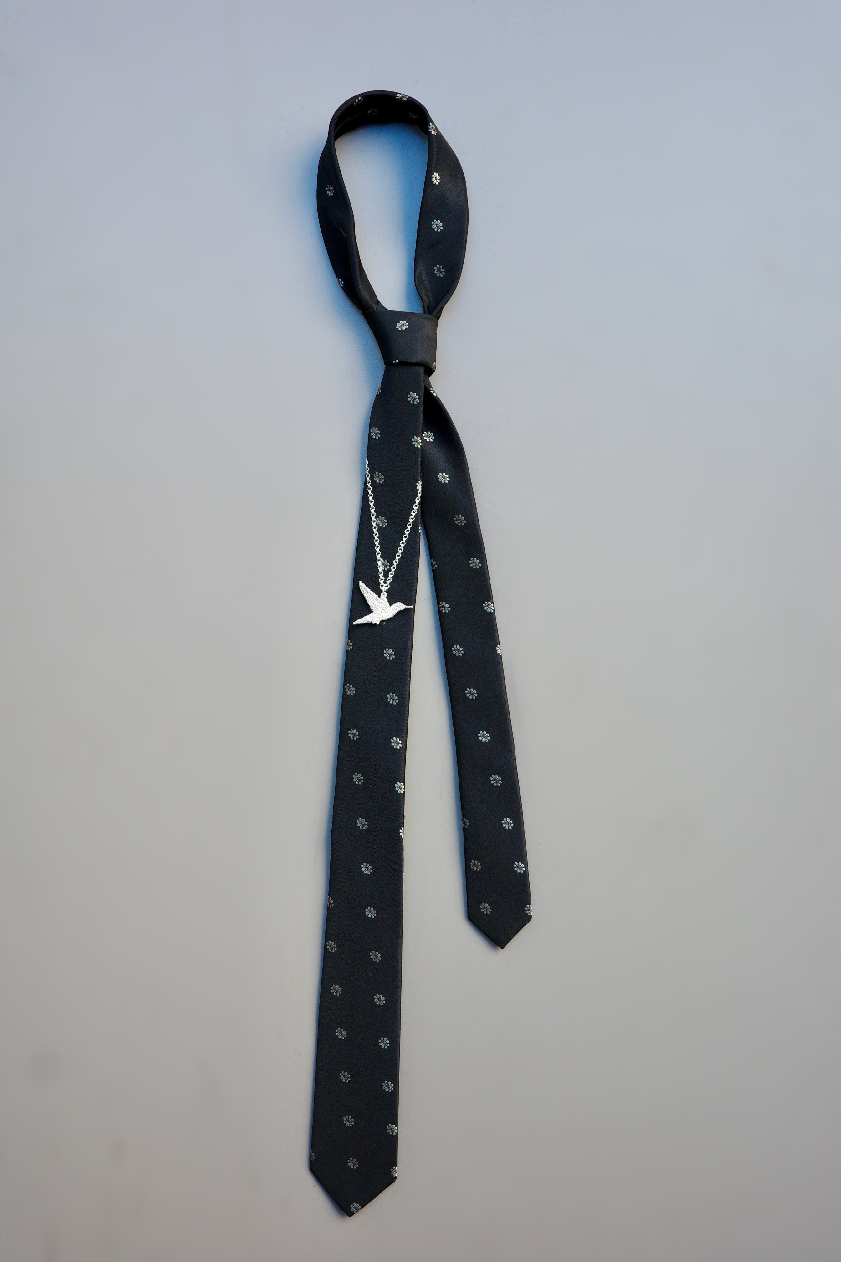DAIRIKU 【“Hunting Bird” Embroidary Flower Tie -Black-】