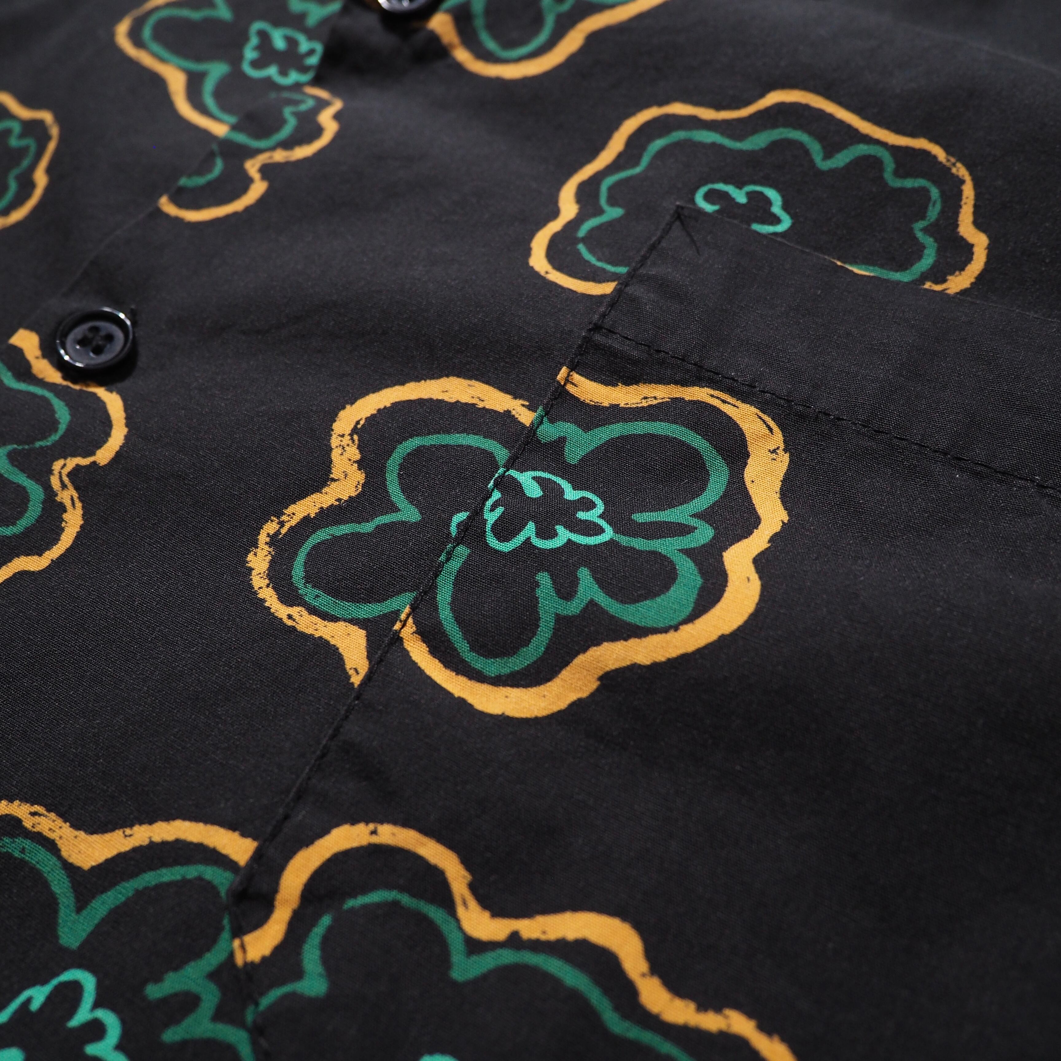 Unikko Flower Pattern Design Over silhouette Open collar shirt