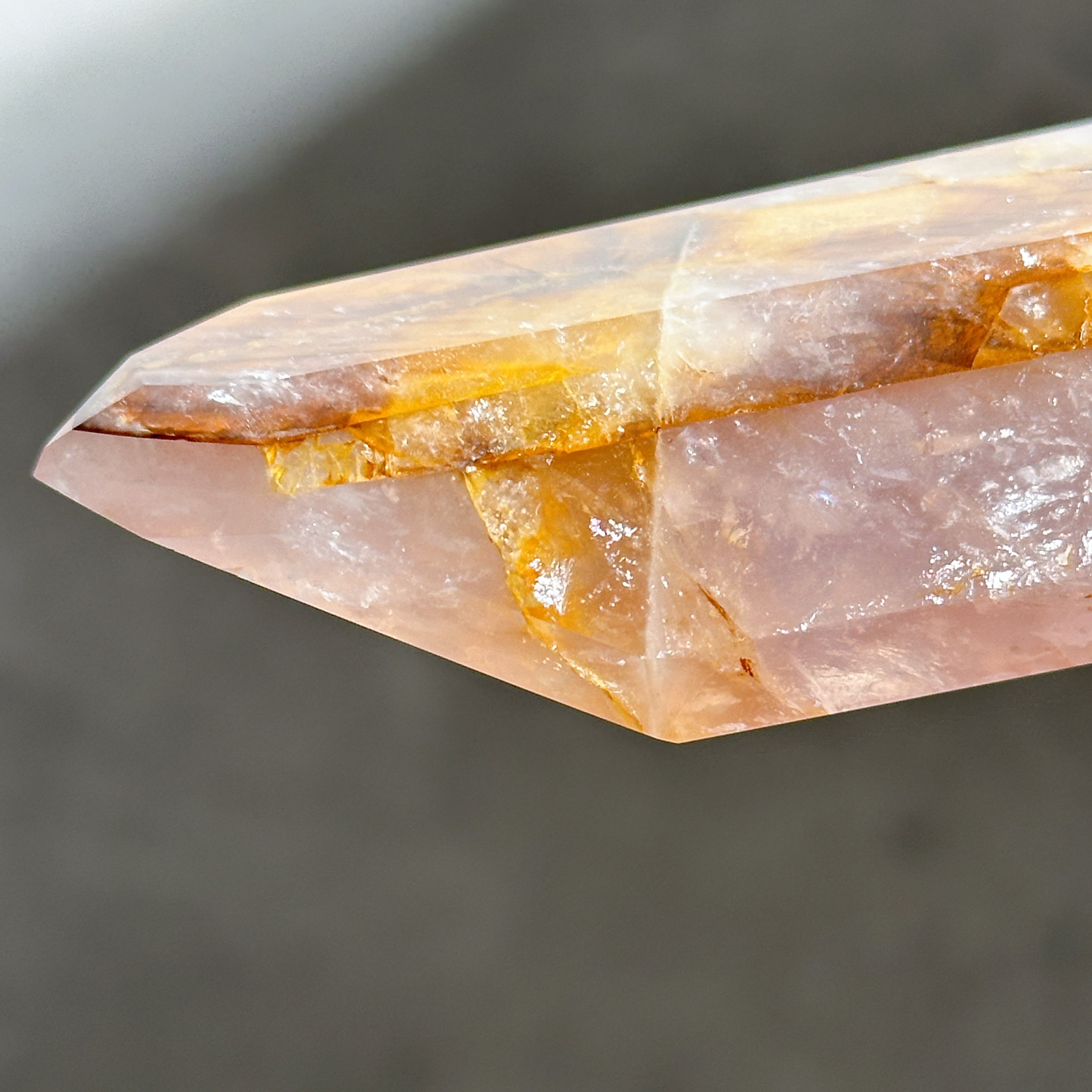 ローズクォーツ　ゴールデンヒーラー共生　　　　スター　高品質　うるうる ローズクォーツ×ゴールデンヒーラー タワー92◇ Rose Quartz x Golden