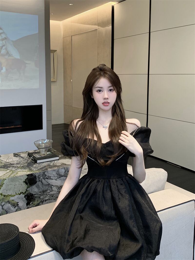 ドレス スタイルブラックショートスカート サマースリーブ ふわふわ 夏物 ブラックストロベリース88466326976