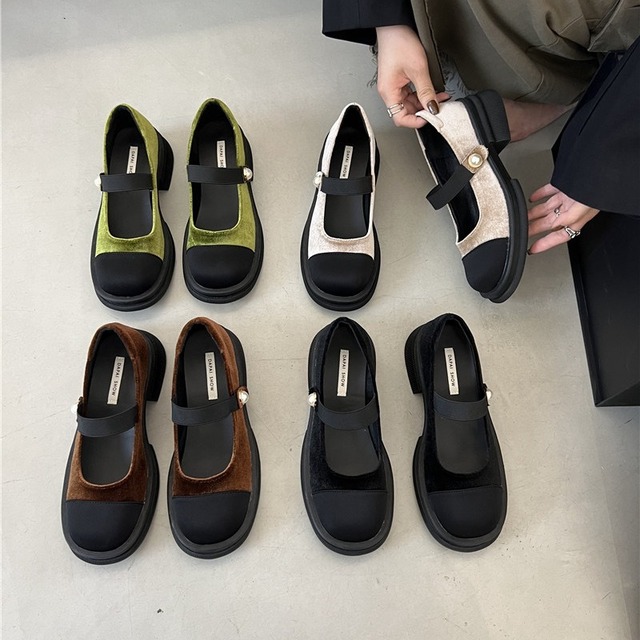 シューズ レディース ストラップシューズ 靴 くつ 太ヒール ローヒール パール かわいい 可愛い シンプル おしゃれ お洒落 オシャレ レトロ ラブリー キュート ガーリー 22.5cm 23.0cm 23.5cm 24.0cm 24.5cm 白 黒 緑 茶色 春 夏 秋 冬 オールシーズン 誕生日 送料無料 ランチ ディナー 記念日 クリスマス バレンタイン 10代 20代 30代 学生 通学 デート お出かけ ショッピング 買い物 公園 女子会 お泊まり 休日 イベント 旅行 普段使い コーデ