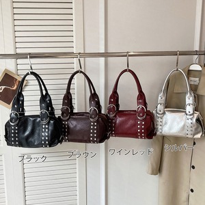 ボストン バッグ レディース 韓国 ストリート Y2K ヴィンテージ スタッズ ベルト バックル 横長 肩掛け ハンドバッグ フェイクレザー 艶感 長財布 500ml ペットボトル お出かけ デイリー 高見え [LW-CGB003]