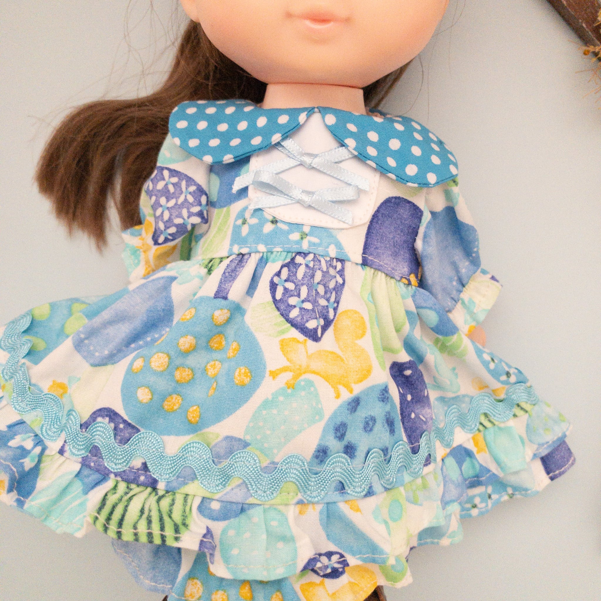 2段フリルワンピース服（青）メルちゃんソランちゃん | dollkamiyu