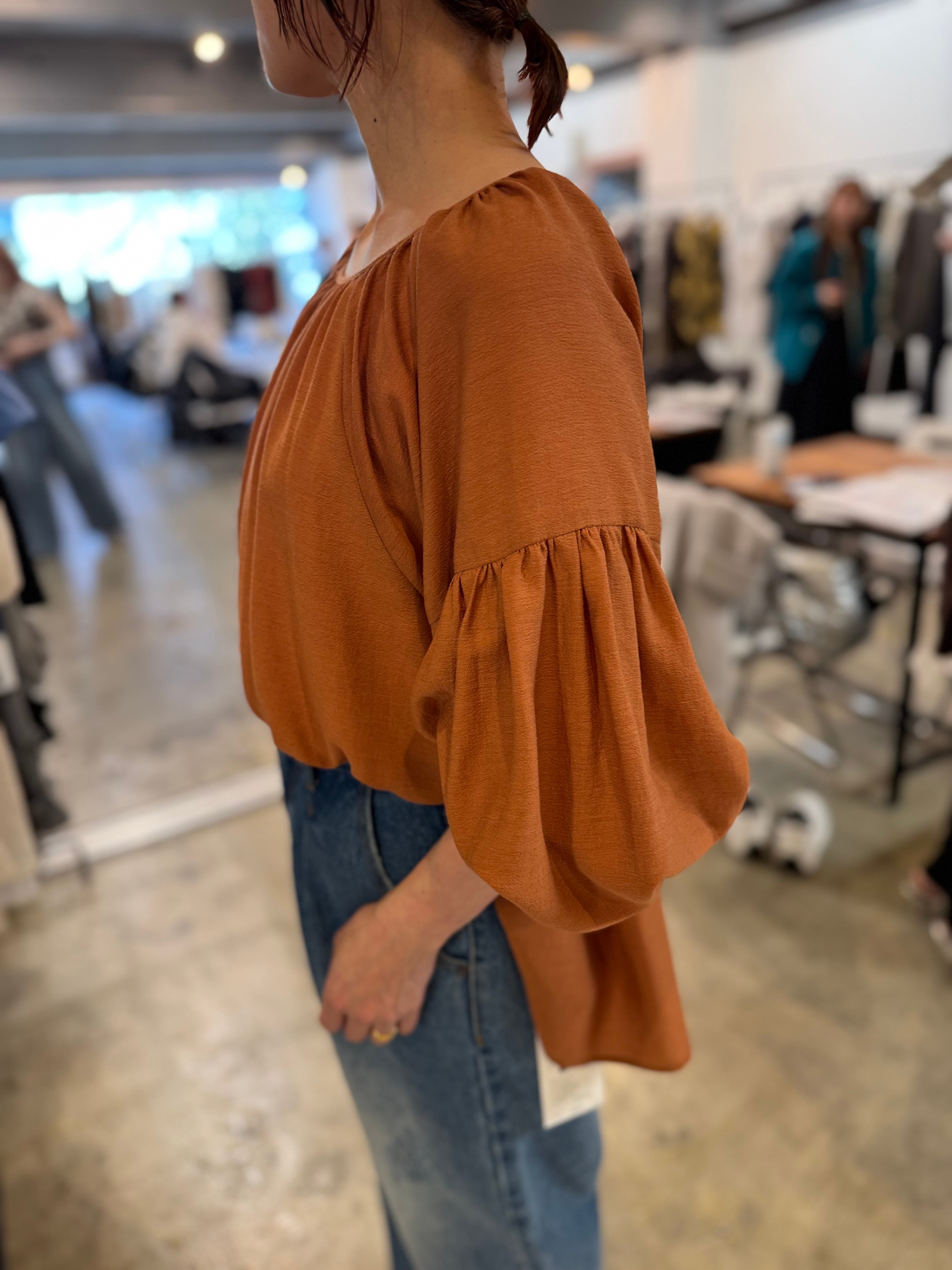 【CHIGNON】ボリューム袖2wayブラウス 1853-379NH