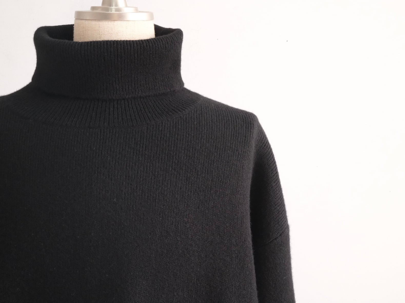 SEEALL”Unisex HIGH NECK SWEATER” | Lapel online store