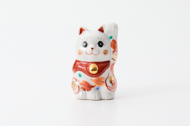 ミニ招き猫（左） 赤絵椿