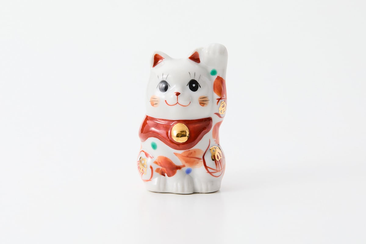 ミニ招き猫(左) 赤絵椿