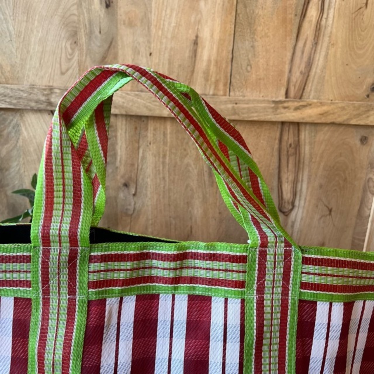 Striped Vinyl Tote Bag　Red check　ビニールトートバッグ ストライプ　レッドチェック　エシカル ビニールバッグ リサイクルプラスチック 雑貨　バッグ　ストライプ　チェック　レッド　赤