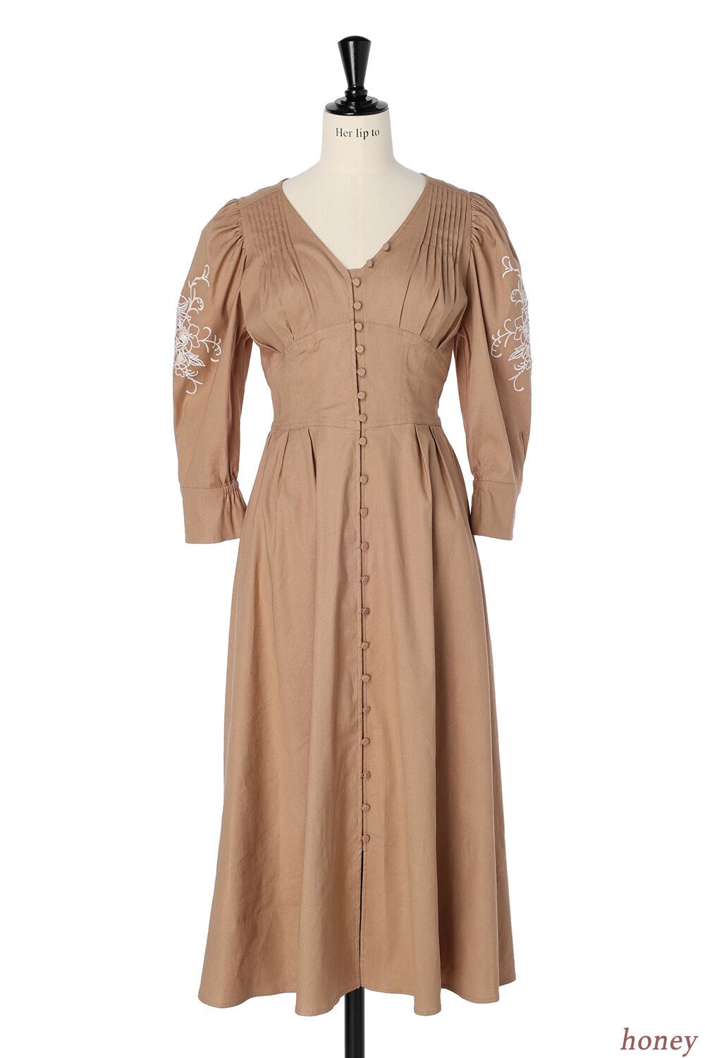 herlipto Linen-blended Kaftan Dress | angeloawards.com