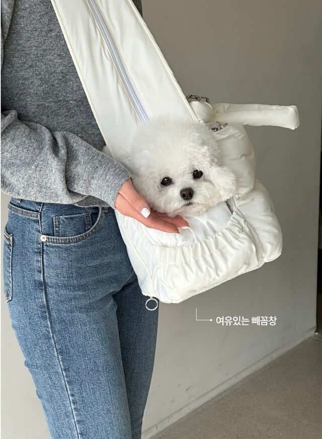 快適なスリングバッグ (CREAM&WHITE)