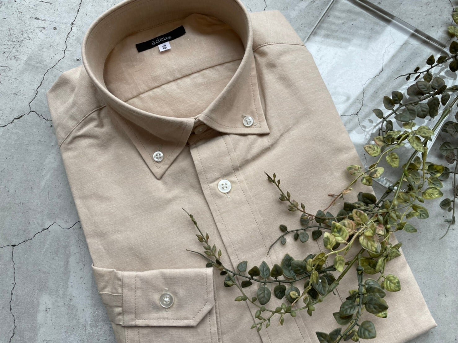 ベージュボタンダウンシャツ | 花嫁ウェディング・ブライダル