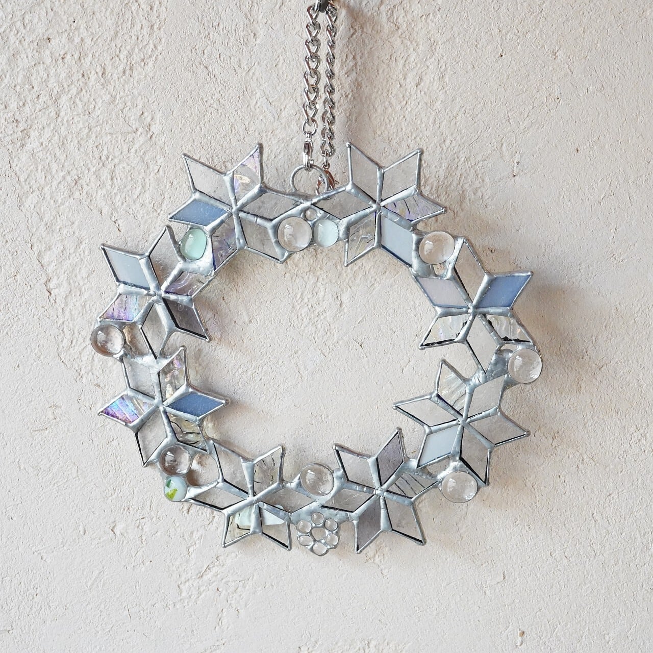 【森中 美佐江】ステンドグラスの雪の結晶リース