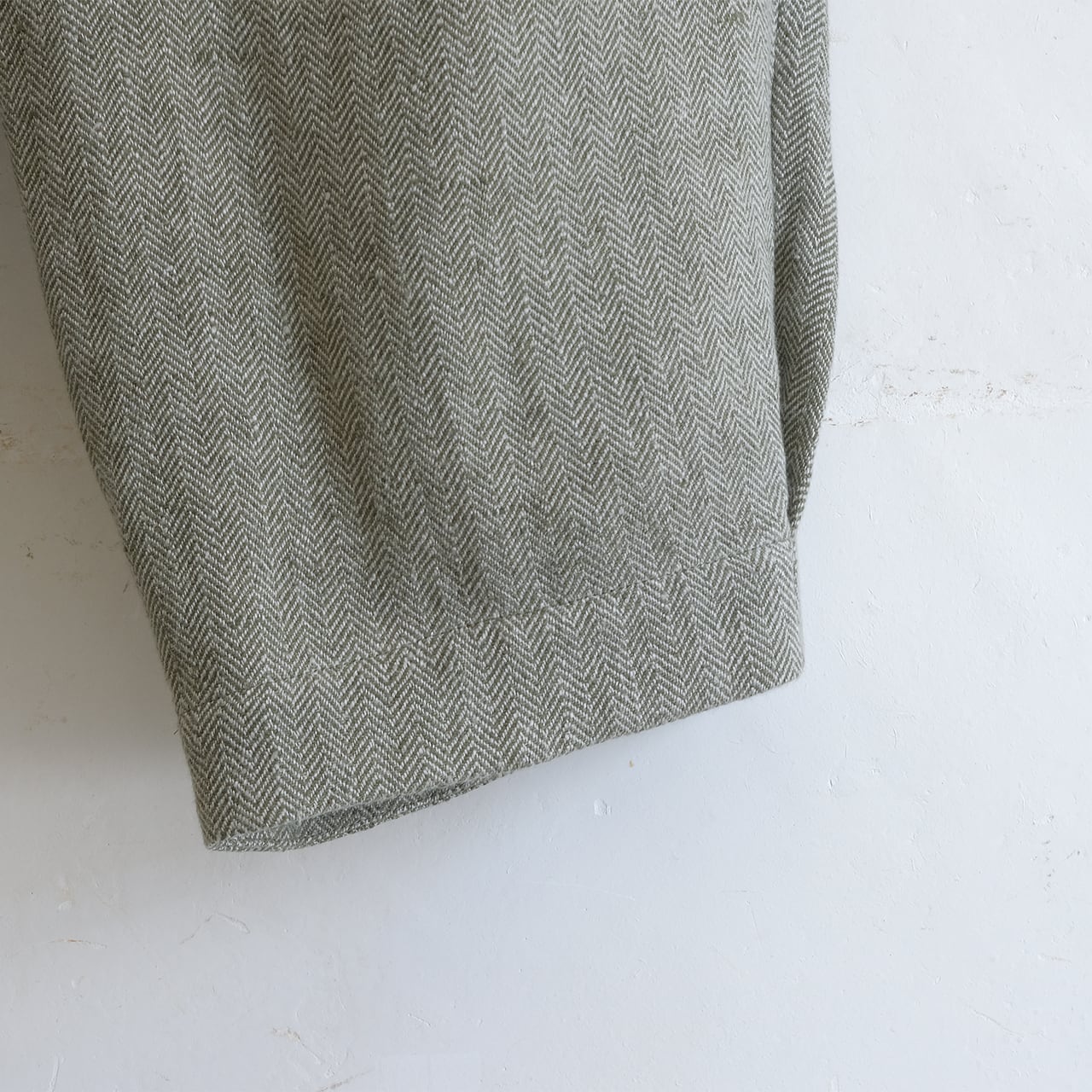 unisex egg pants A／herringbone linen〈gray×olive〉 | SALUÉ