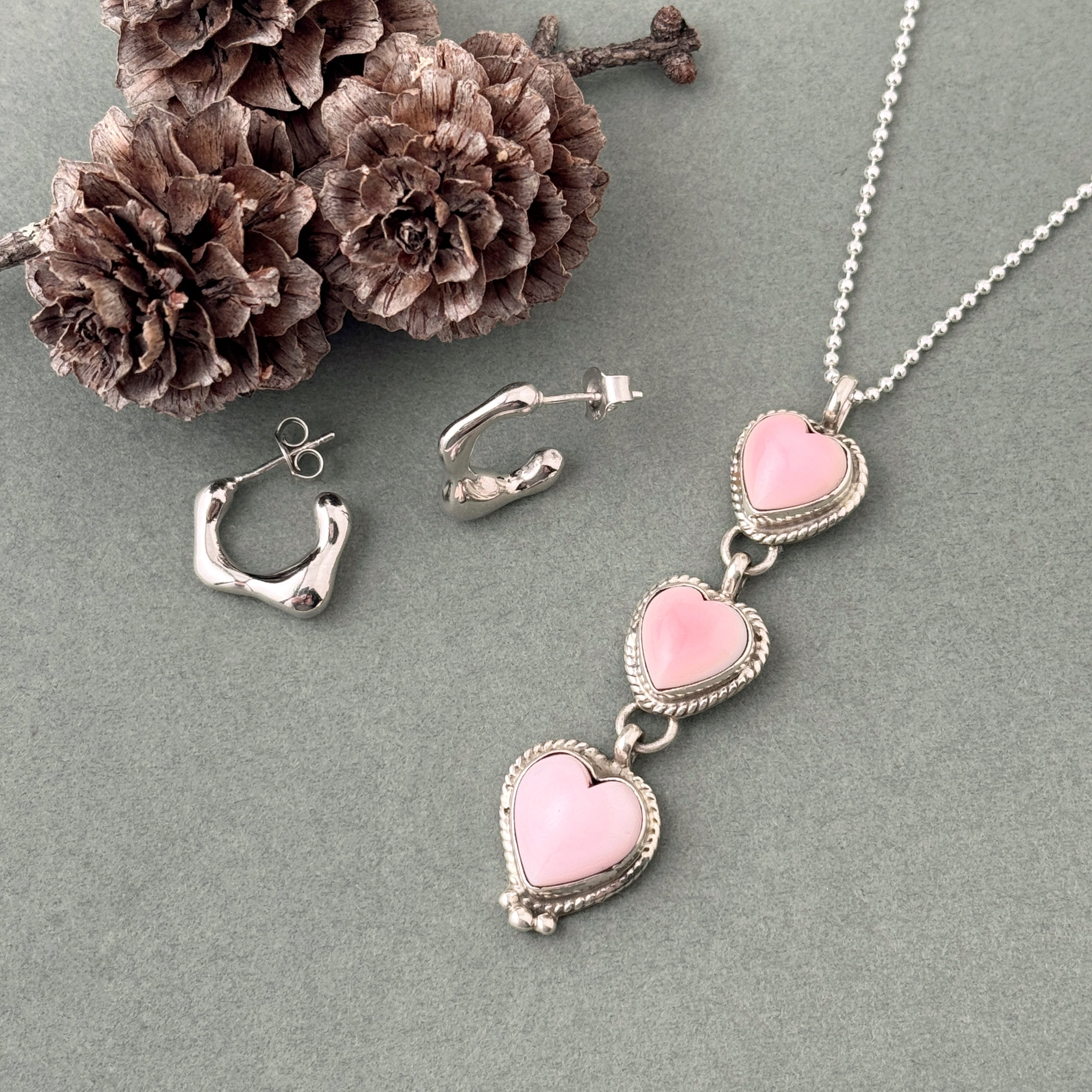 Indian Jewelry》 3連 ラージサイズ ハート コンクシェル ペンダント