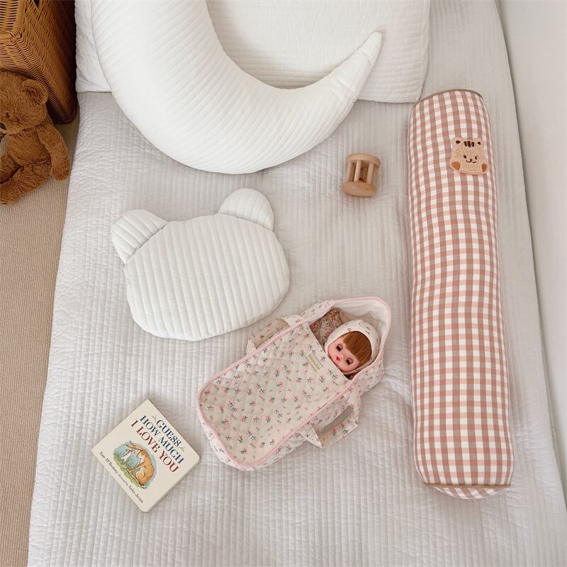 GOODS】春新作韓国風チェック柄純綿花ロゴ抱き枕 全4色 | 韓国子供服