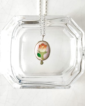 バラのペンダント(peridot)