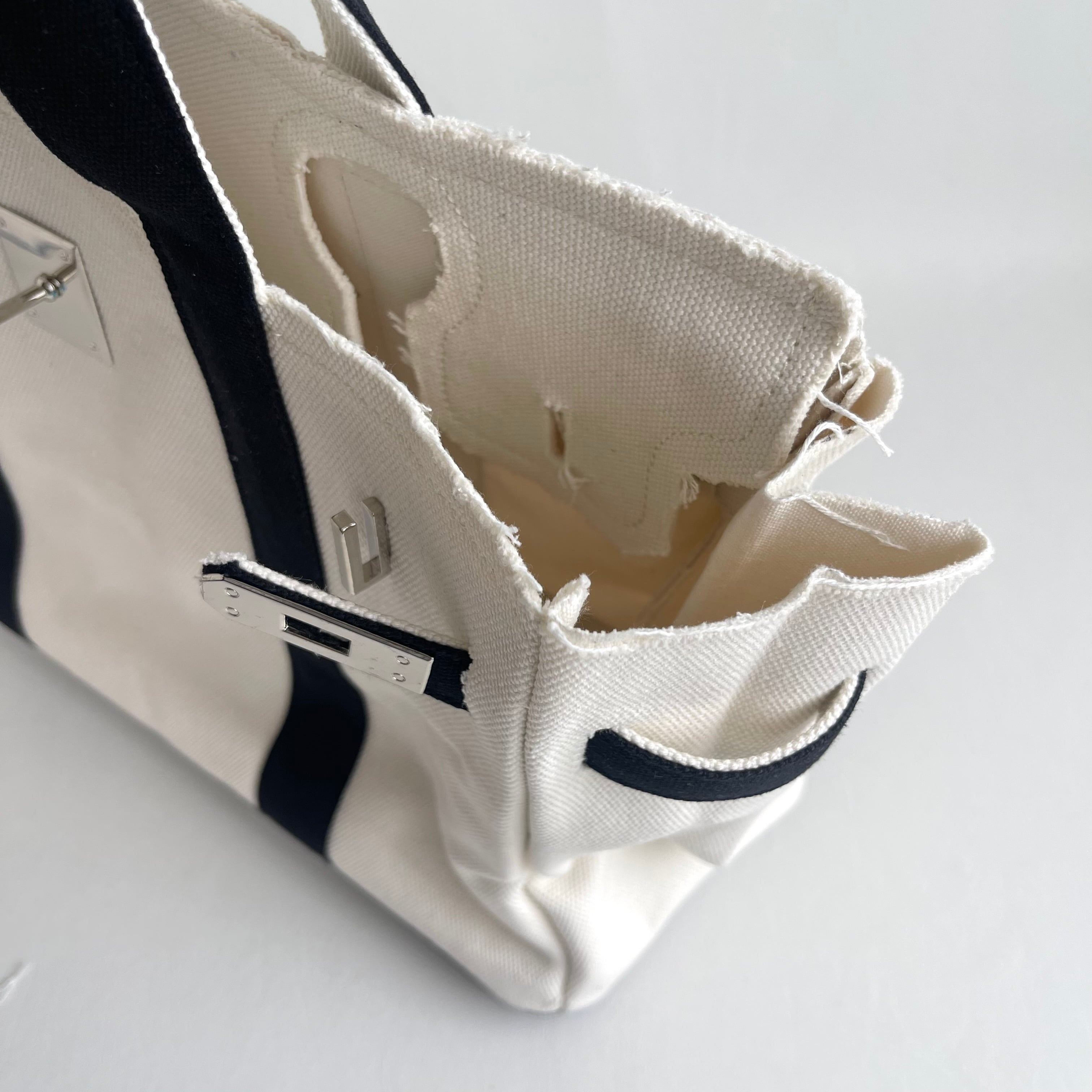 KANAGU tote BAG / raw edge style / black x silver | meong blue
