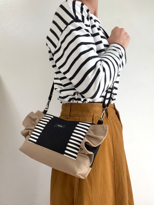 再販２回目・大人可愛いフリルショルダーバッグ・ベージュ・