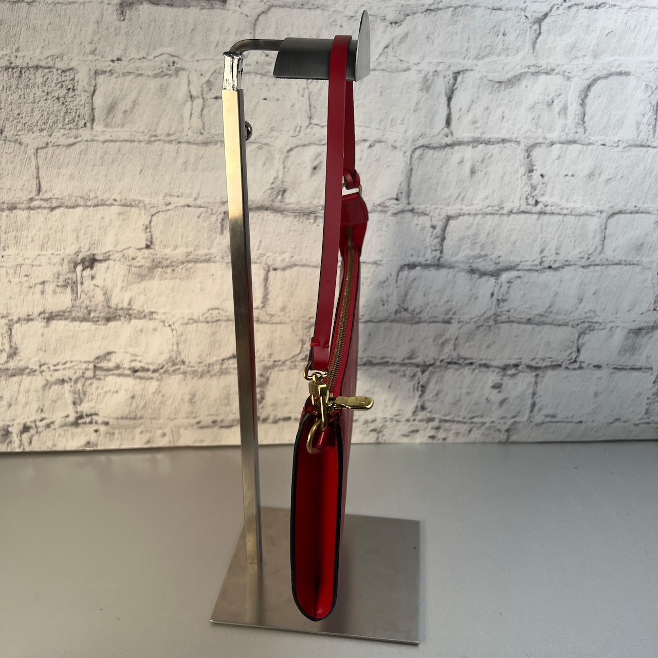 LOUIS VUITTON ルイヴィトン  エピ ポシェットアクセソワール M52947 レザー ハンドバッグ レッド A-10603