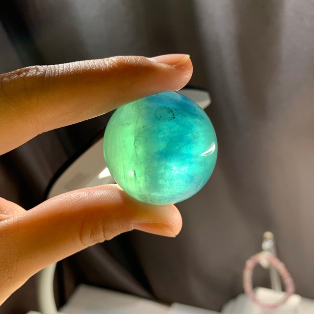 s141 バイカラーフローライトスフィア