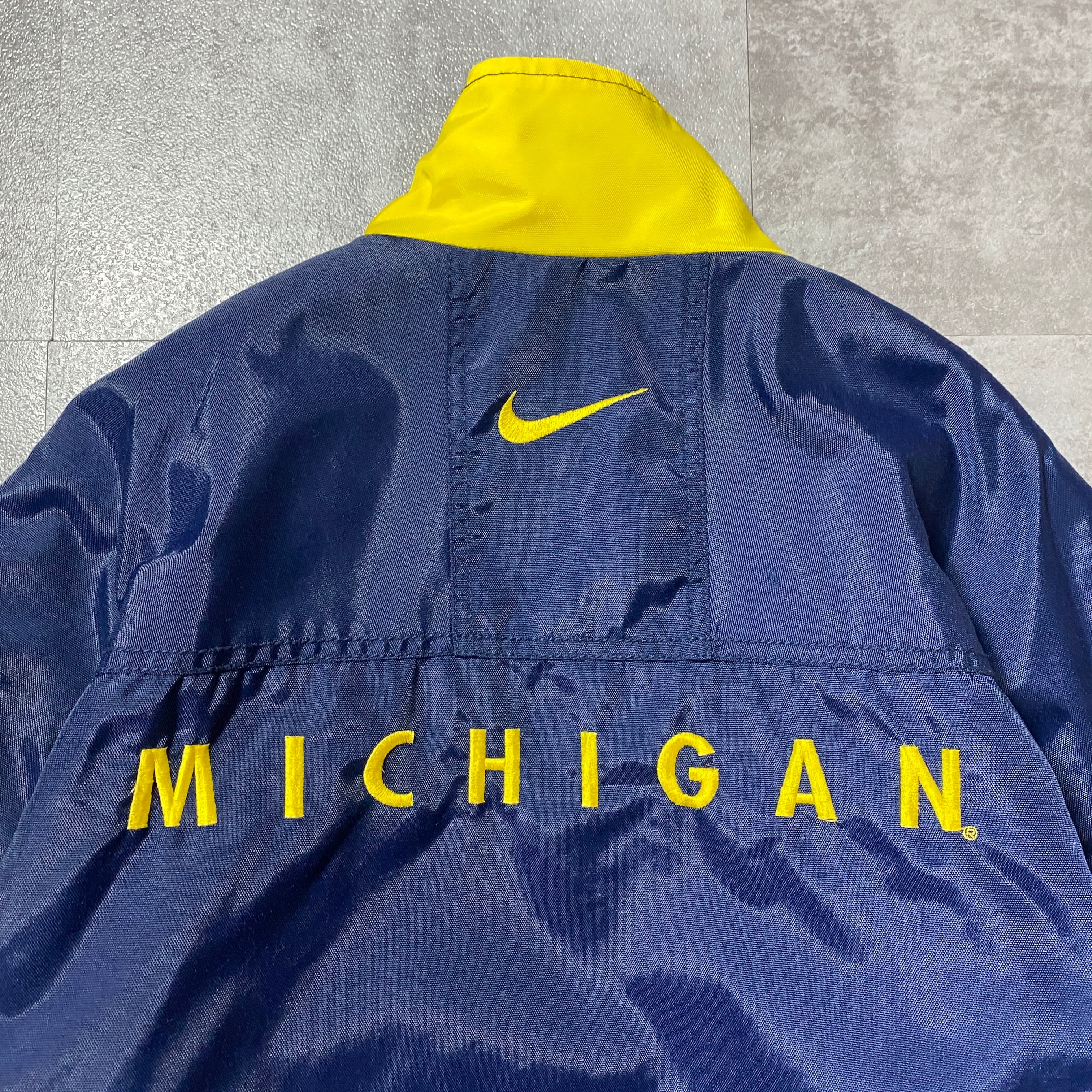 90's NIKE ナイキ スウォッシュ ミシガン大学 刺繍カレッジロゴ バイ