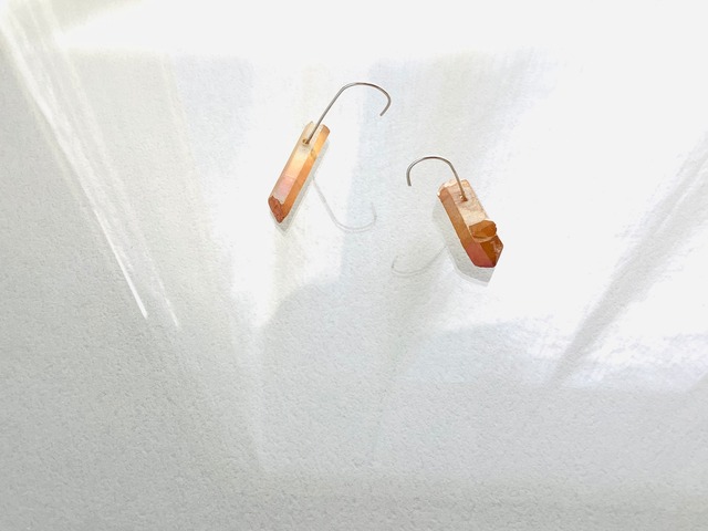 アシンメトリー水晶ピアス/ asymmetric earring