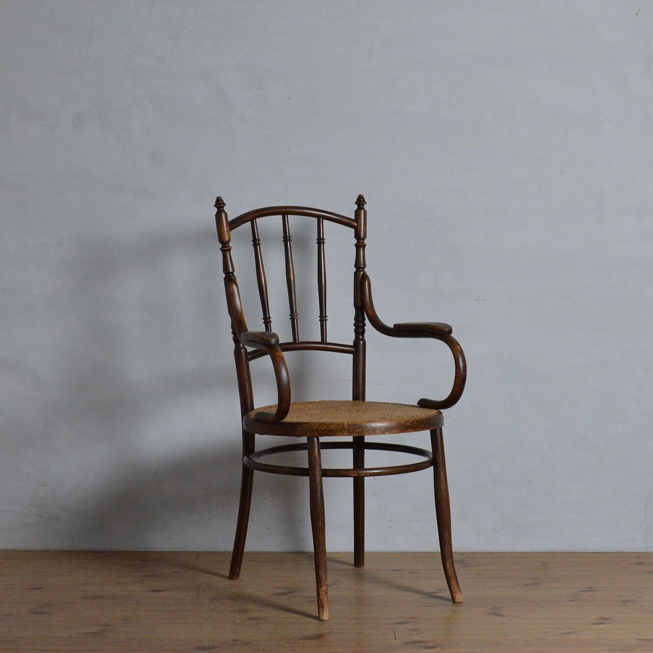 Bentwood Arm Chair / ベントウッド アーム チェア〈ダイニングチェア 