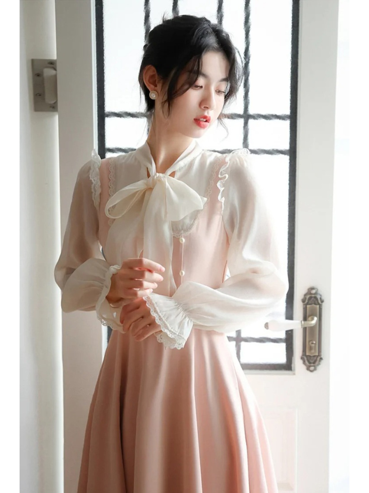 【0256】Bow Tie Ribbon Flare Long Sleeve Dress