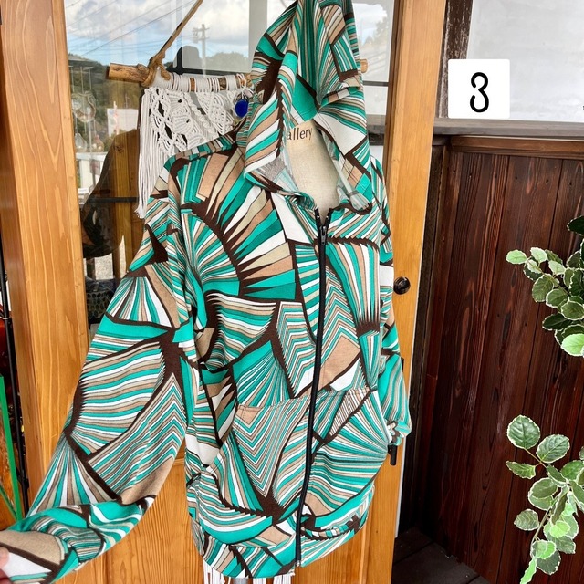 サイケ柄ニットパーカー