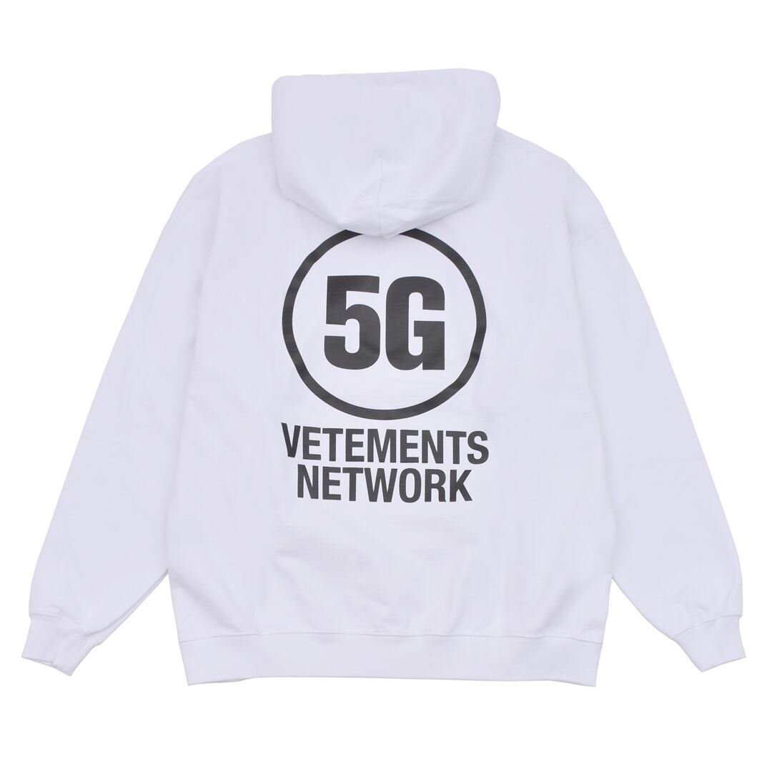 激レア VETEMENTS 16AWl logo hoodie 韓国限定 VETEMENTS(ヴェトモン) Metal logo parker 韓国限定 16AW (red