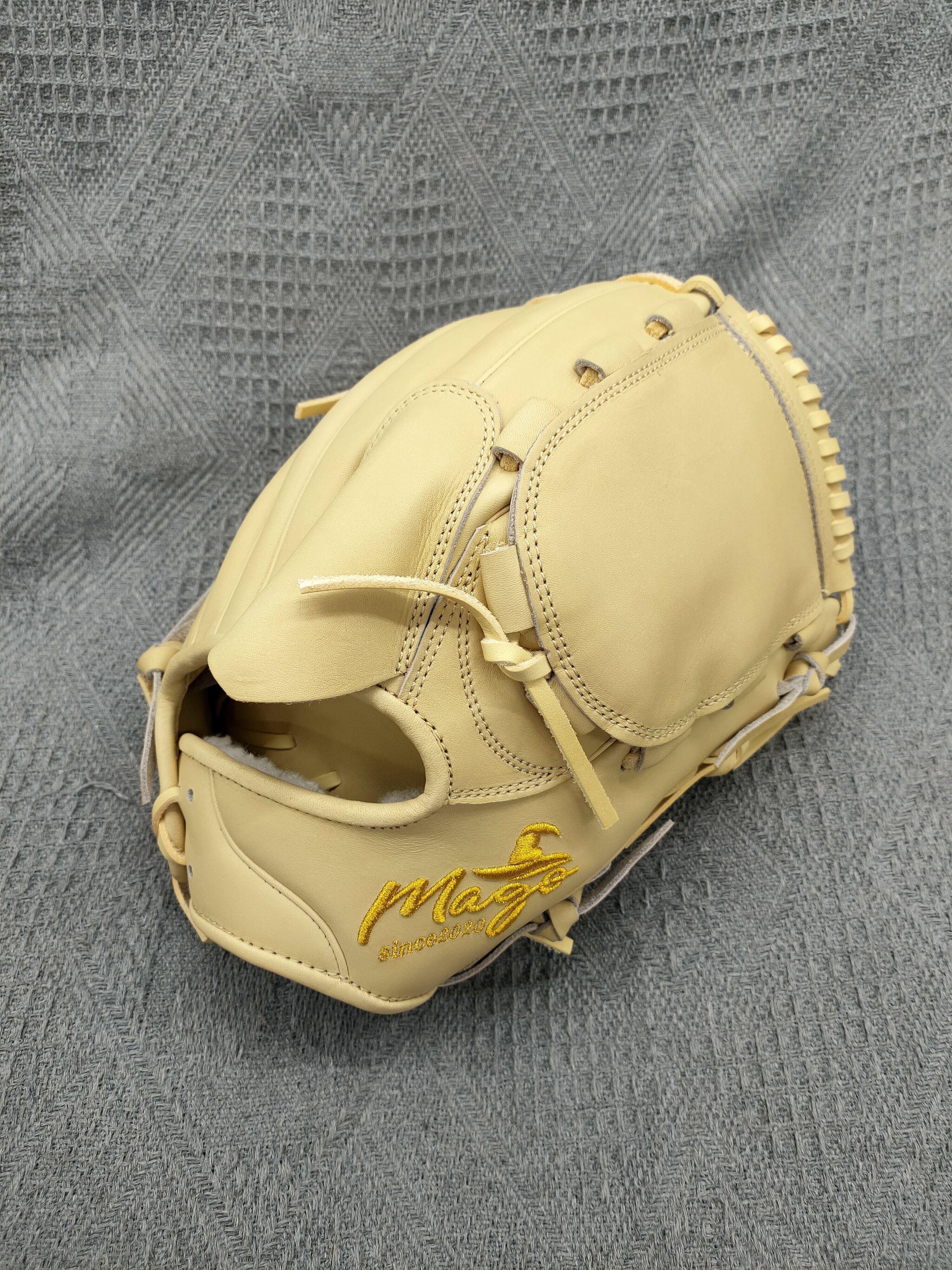 rebirth_glove