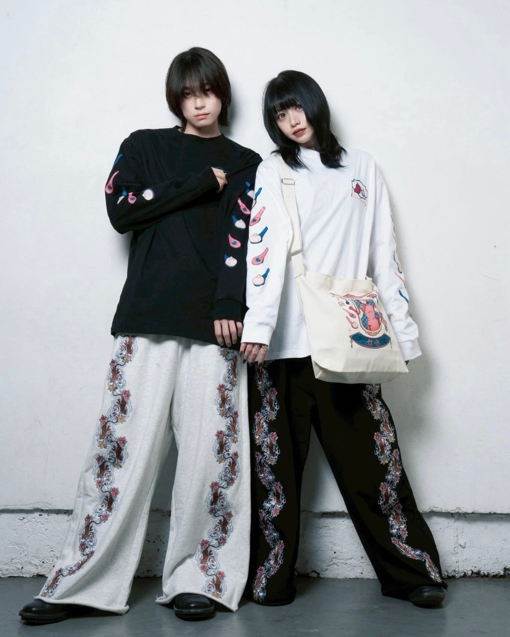 Tiger line sweat pants/Black | チュウカタベタイ